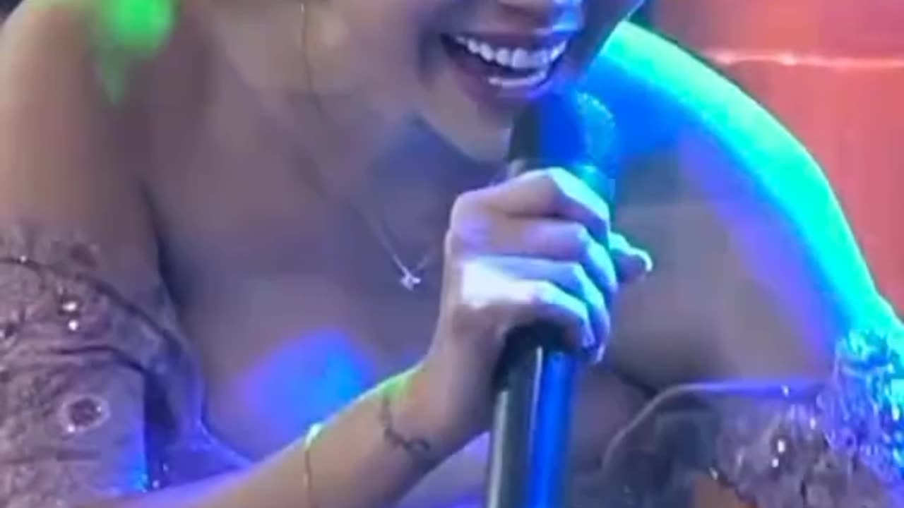 Ini moment yang Lucu saat manggung