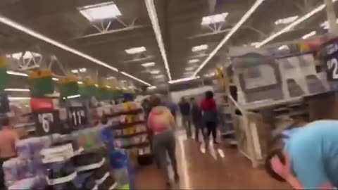Child Predator Tries to Fight Back After Being Confronted at Walmart 😳🚨