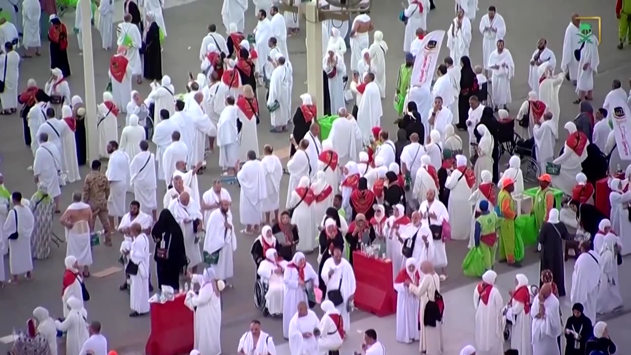 Pilgrims gather at Mount Arafat for sacred hajj ritual