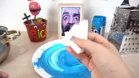 Kluna Tik Eating SPAGHETTI with PAINT COLORED BLUE Kluna Tik Style 2020 ASMR MuKang Video_part2