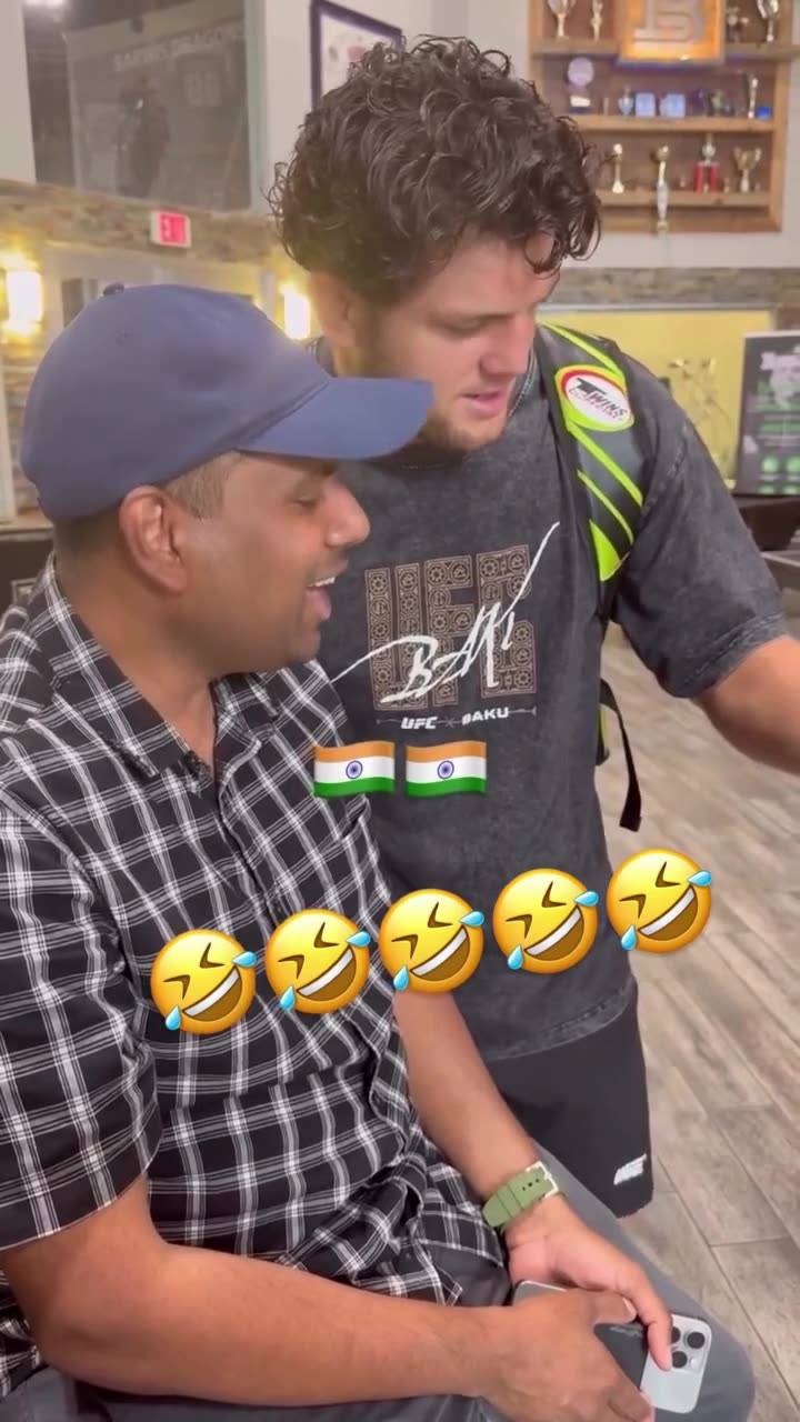 UFC Fighter Sings Bollywood Song Tujhe Dekha Toh