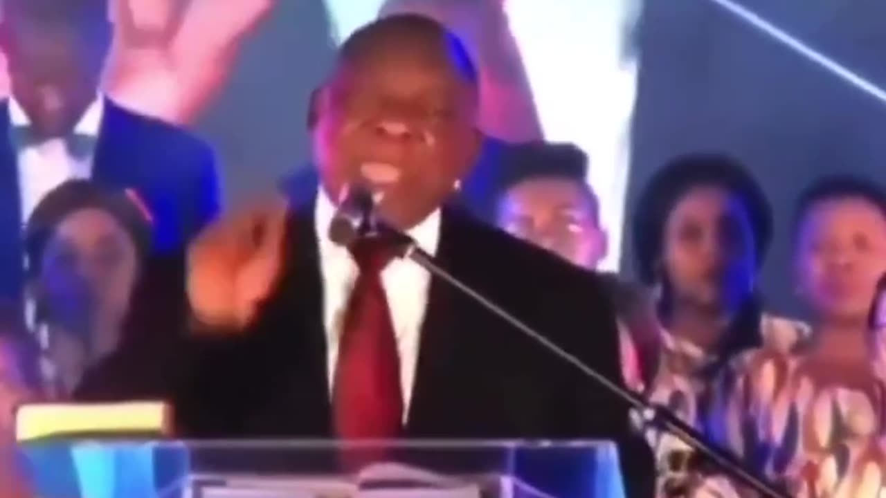 Il presidente sudafricano dichiara che le fattorie dei bianchi saranno occupate con la forza