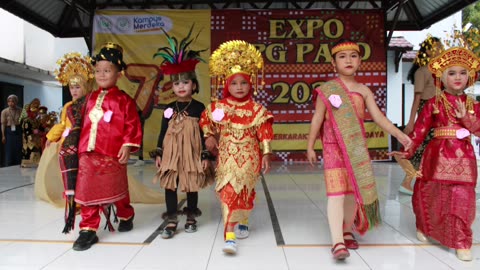 Padang regional fashion competition