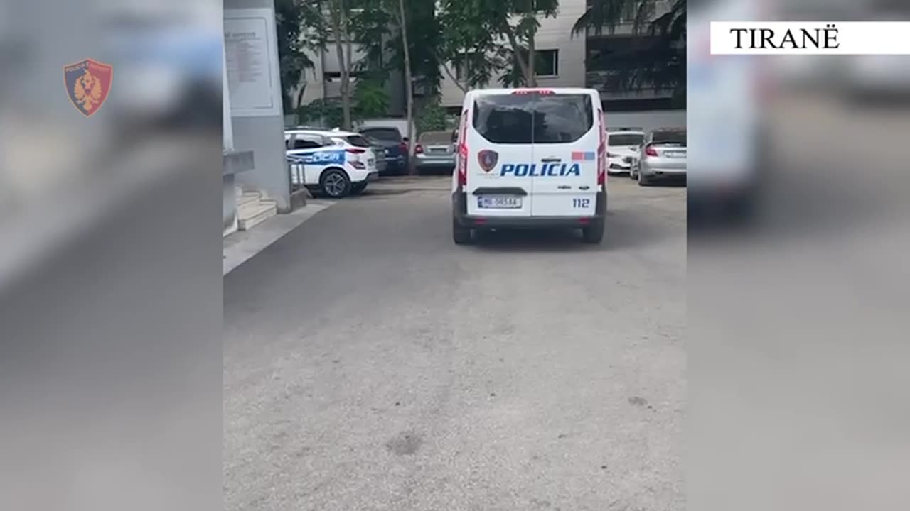 Mbante armë dhe lëvizte me taksi për të shmangur kontrollet e Policisë, pranga 23-vjeçarit
