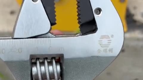 Compact Game-Changer: Quick Adjust Wrench in Action!