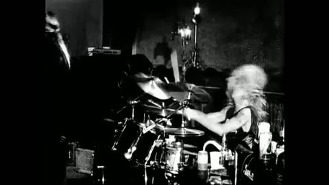 Guns N' Roses - Sweet Child O' Mine (Official Music Video)