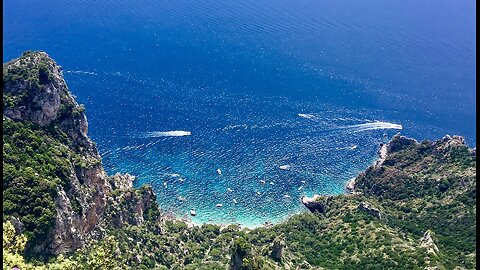 B114. Остров коммунизма