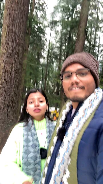 You become a smoker in Manali by default! ⛄️🤣🤣