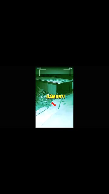 Sicherheitskamera zeichnet verschwommenen menschenähnlichen Schatten auf