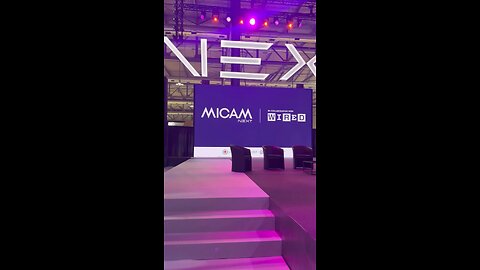 此次出席米兰 MICAM 展会，我们与全球鞋履行业的杰出品牌与创意人士展开了深入交流。MICAM 作为国际时尚与趋势的前沿平台，为 G Forever 带来更多灵感与思考