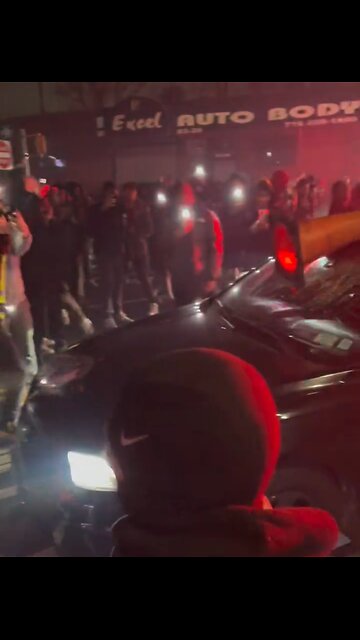 NYC Thugs Smash Windows of NYPD Vehicles, Cause Riot