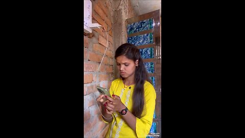 GF ko phone la ke diya tha