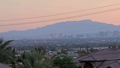 Did you SEE tonight's WINDY Las Vegas sunset? Check THIS out! 06.26.2025 #follow #lasvegas #gaming