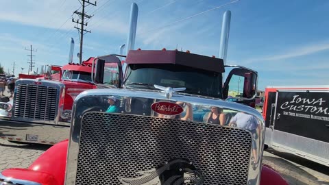 PETERBILT: MODERN FLARE COMBINED WITH OLD SCHOOL NOSTALGIA