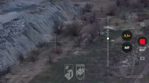 Azov of Ukraine found 2 Russian soldiers on their way to their positions and swarmed them with FPV