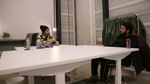 Younes oualli in gesprek met shabir burhani