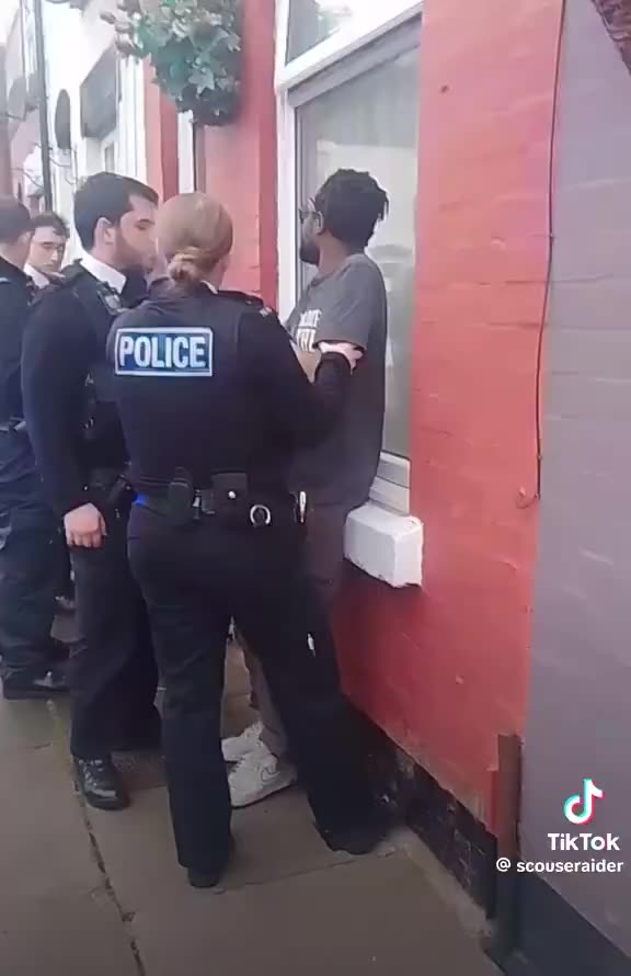 "I hate your Country" 🤬. Then leave we arent stopping you 🤬