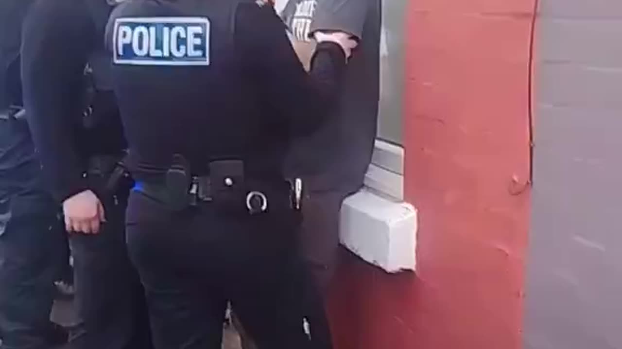 "I hate your Country" 🤬. Then leave we arent stopping you 🤬