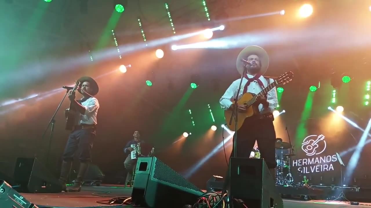 HERMANOS SILVEIRA en el escenario de Patria Gaucha 2025 - Fragmento - Sábado 15 de marzo