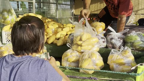 Fruit Truck in Thailand - the Local Distribution Method
