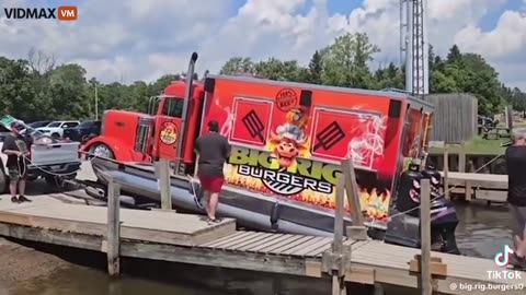 Seriously, what were these guys thinking by putting a huge burger truck on a pontoon boat？