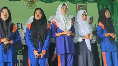 LATIHAN HYMNE MADRASAH - SMPI YOSOWILANGUN