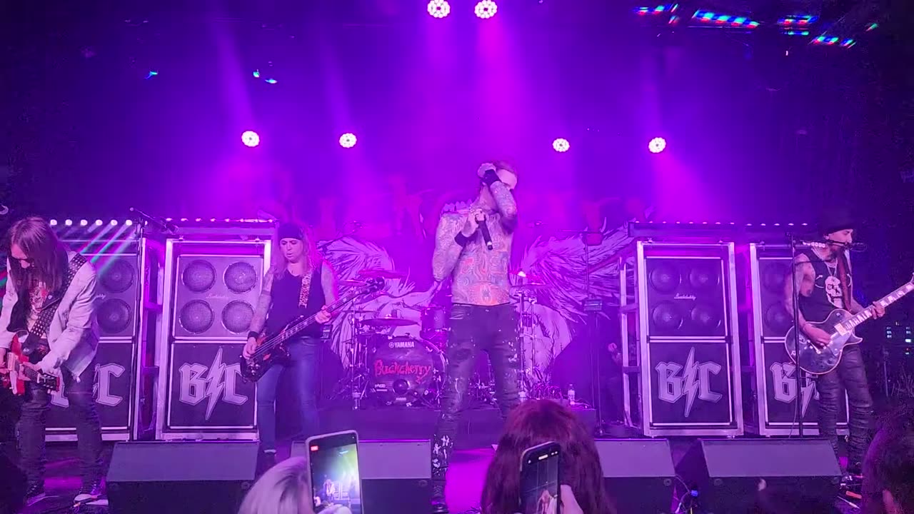 Buckcherry ( live)
