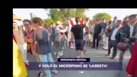 Cosas del karma durante la manifestación en Moncloa