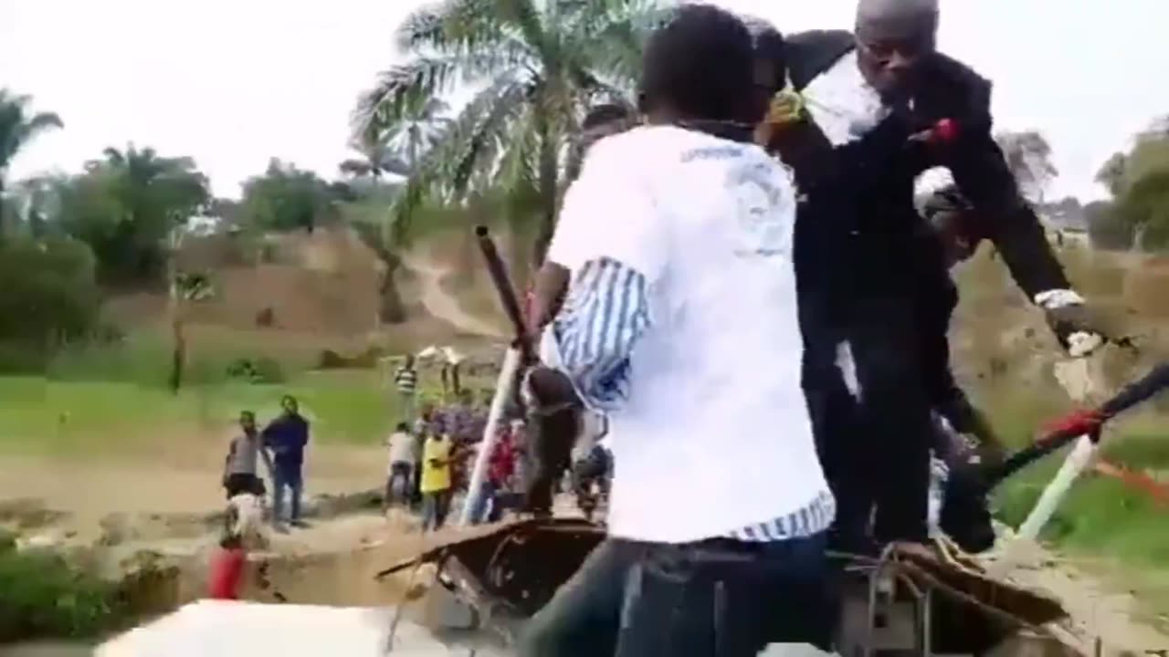 "We invented everything!" Newly constructed walking bridge collapses upon inauguration in Africa.