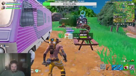 chilling, raging at retarded team mates. anyone wanna chat? (selling my fortnite account worth 1000$+)