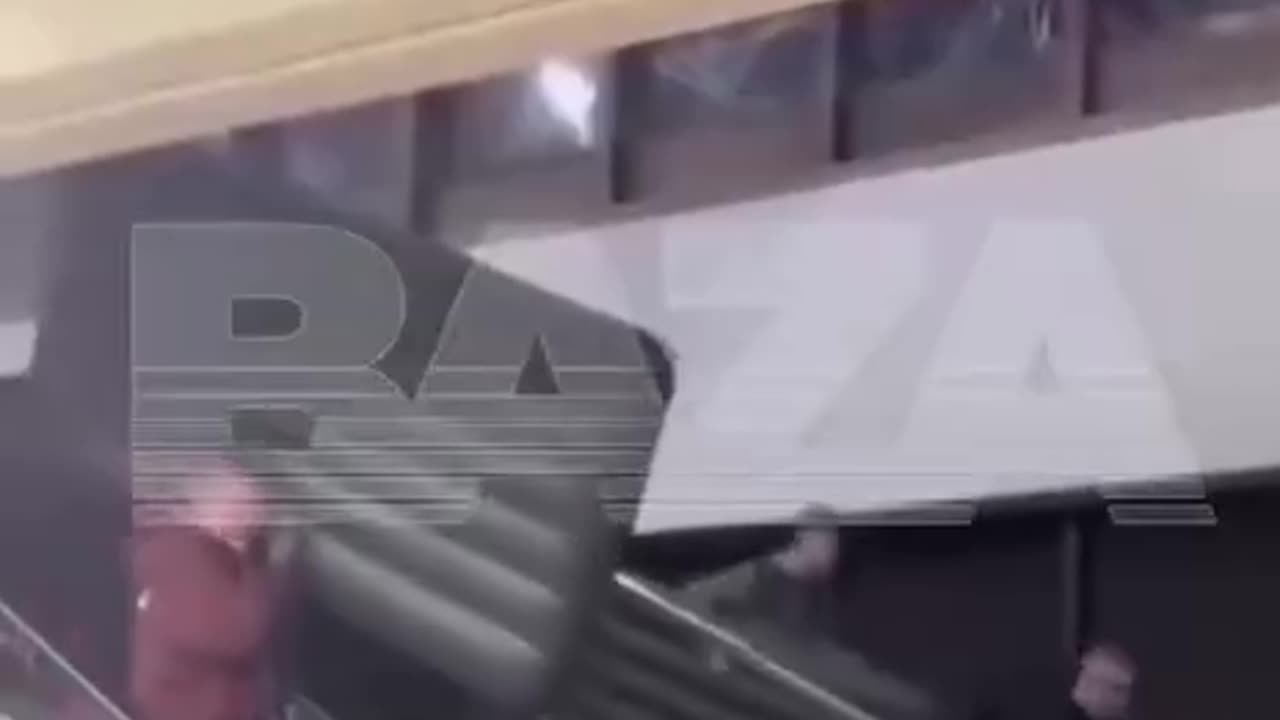 Russians are being given inflatable mattresses and rugs at Sochi airport: dozens