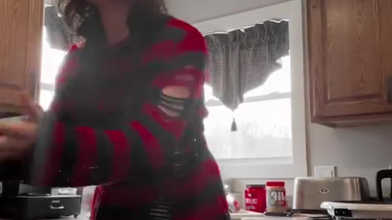 (ノ*°▽°*)