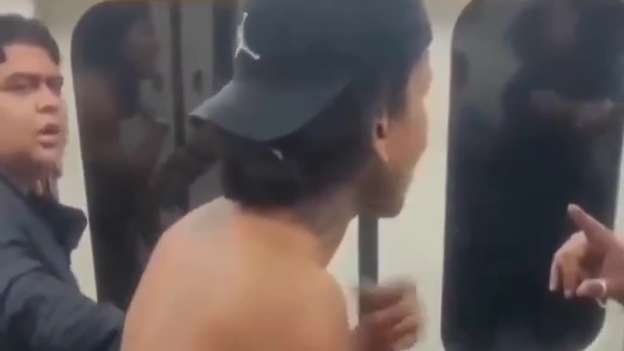 Metro Dunk Fight