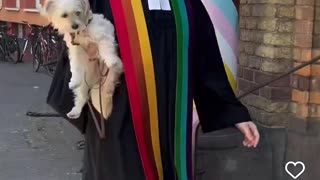 Das ist Tim Lahr. Er ist Pfarrer der evangelischen Kirchengemeinde Köln-Deutz/Poll. KEIN FAKE❗️