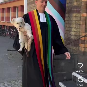 Das ist Tim Lahr. Er ist Pfarrer der evangelischen Kirchengemeinde Köln-Deutz/Poll. KEIN FAKE❗️