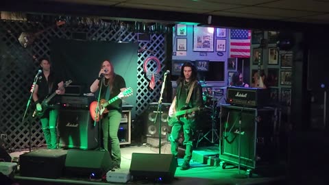 Christian shields ( live)