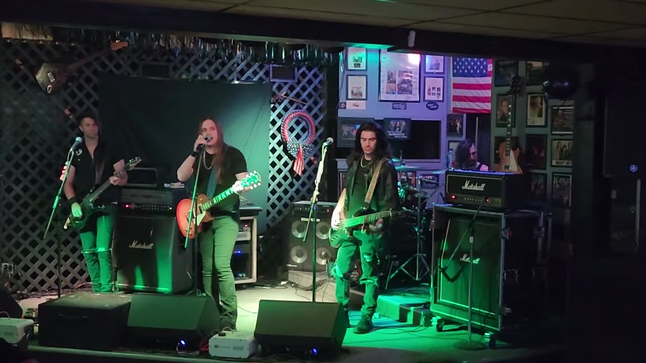 Christian shields ( live)