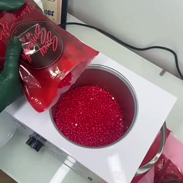 Cherry Desire Wax Melt to Perfection🔥 | Vegan, Cruelty-Free Hard Wax Demo by @sydneyallysseesthetics