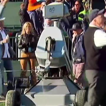 Robot makes a hole-in-one Golf