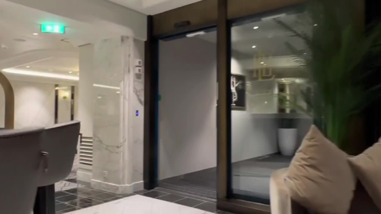 Fizz Champagne Bar at MSC World America Deck 8