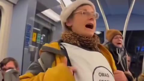 Omas gegen Rechts sagen: Stop!