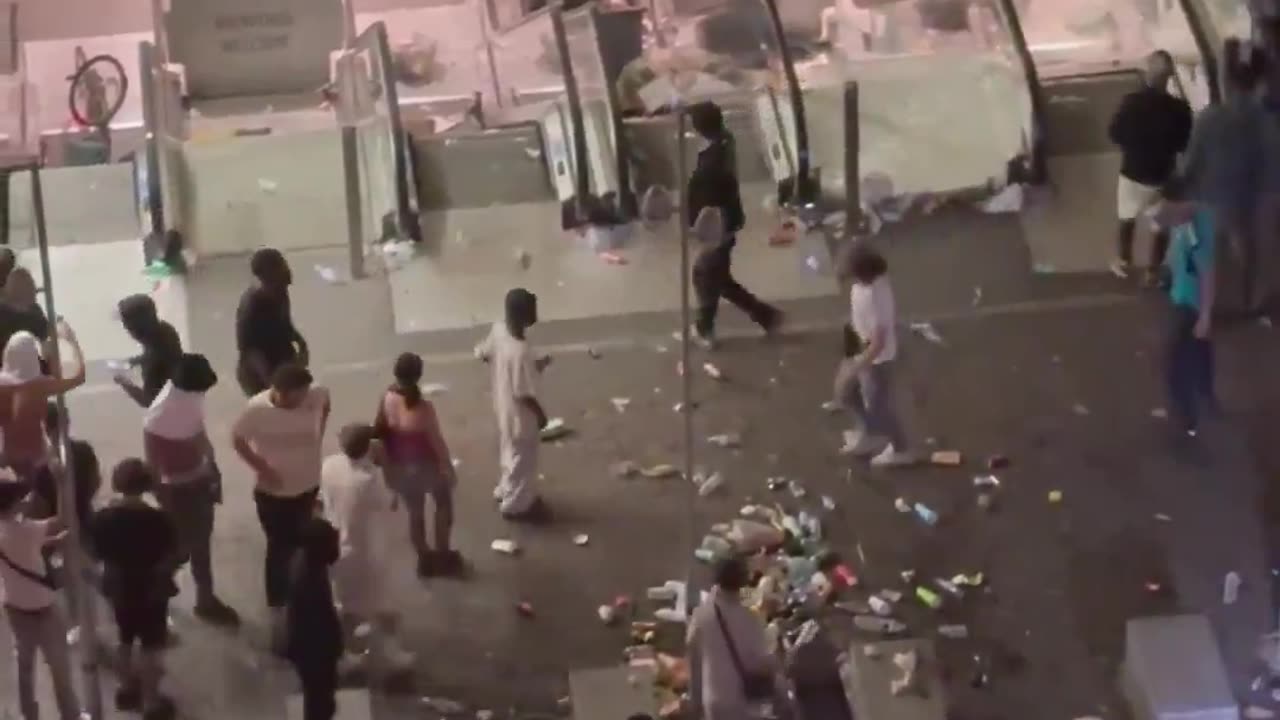 🇫🇷🔥France: Clashes with police and tear gas during the Festival of Music 2025