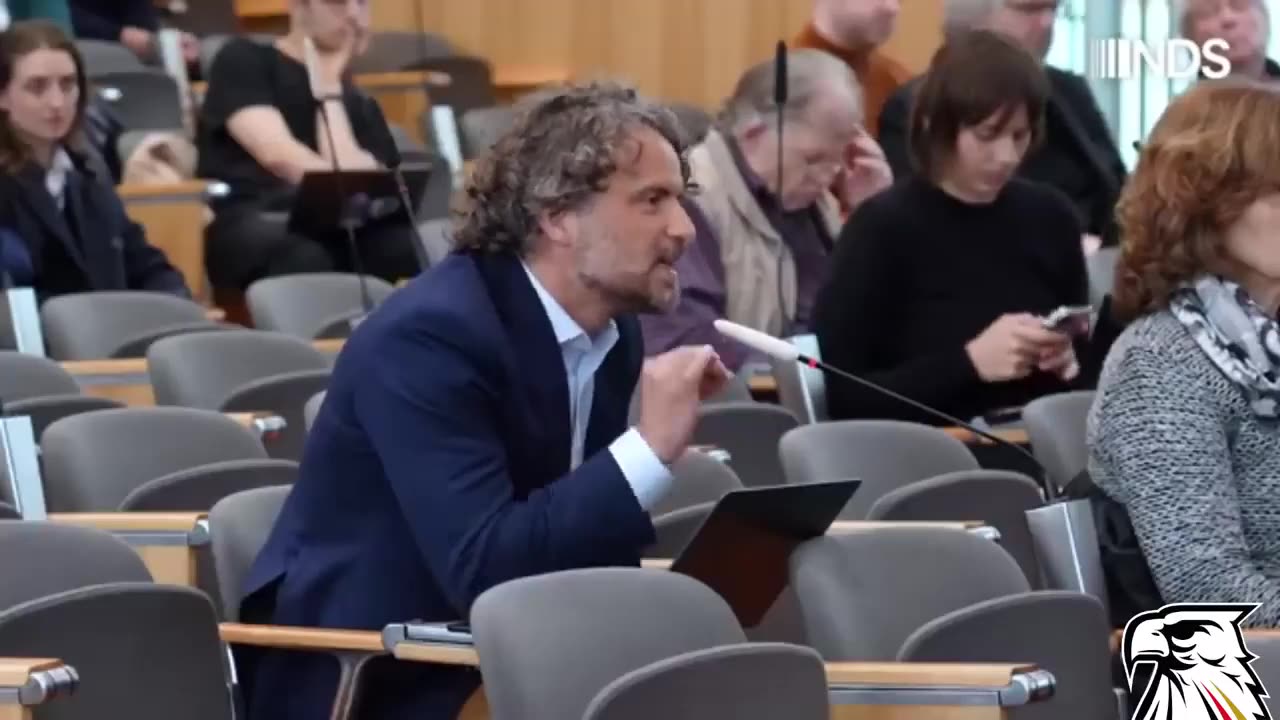 „Economist“-Beitrag: Mutiger Reporter bringt Regierungssprecher ins Schwitzen!