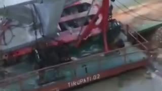 ₹1948 Crore Prayagraj Mega Bridge Shaken Again – Truck & Container Collapse During Load