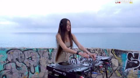 Xenia Dia Live @ Sunset Beach Vibes, Barcelona | Melodic Techno & Progressive House DJ Mix