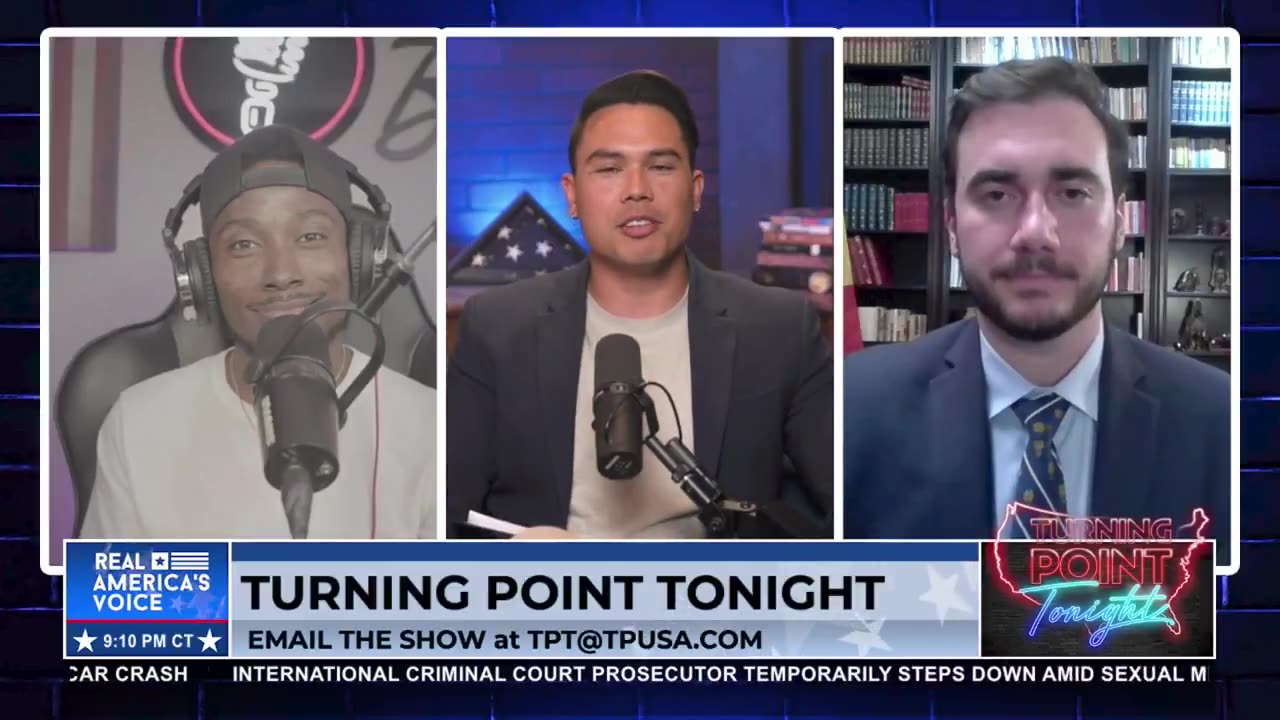 SHOULD COLLEGE GRADS BE ALLOWED GET POLITICAL AT THE PODIUM?