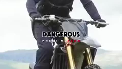 Viral: Tom Cruise Crazy Stunts's