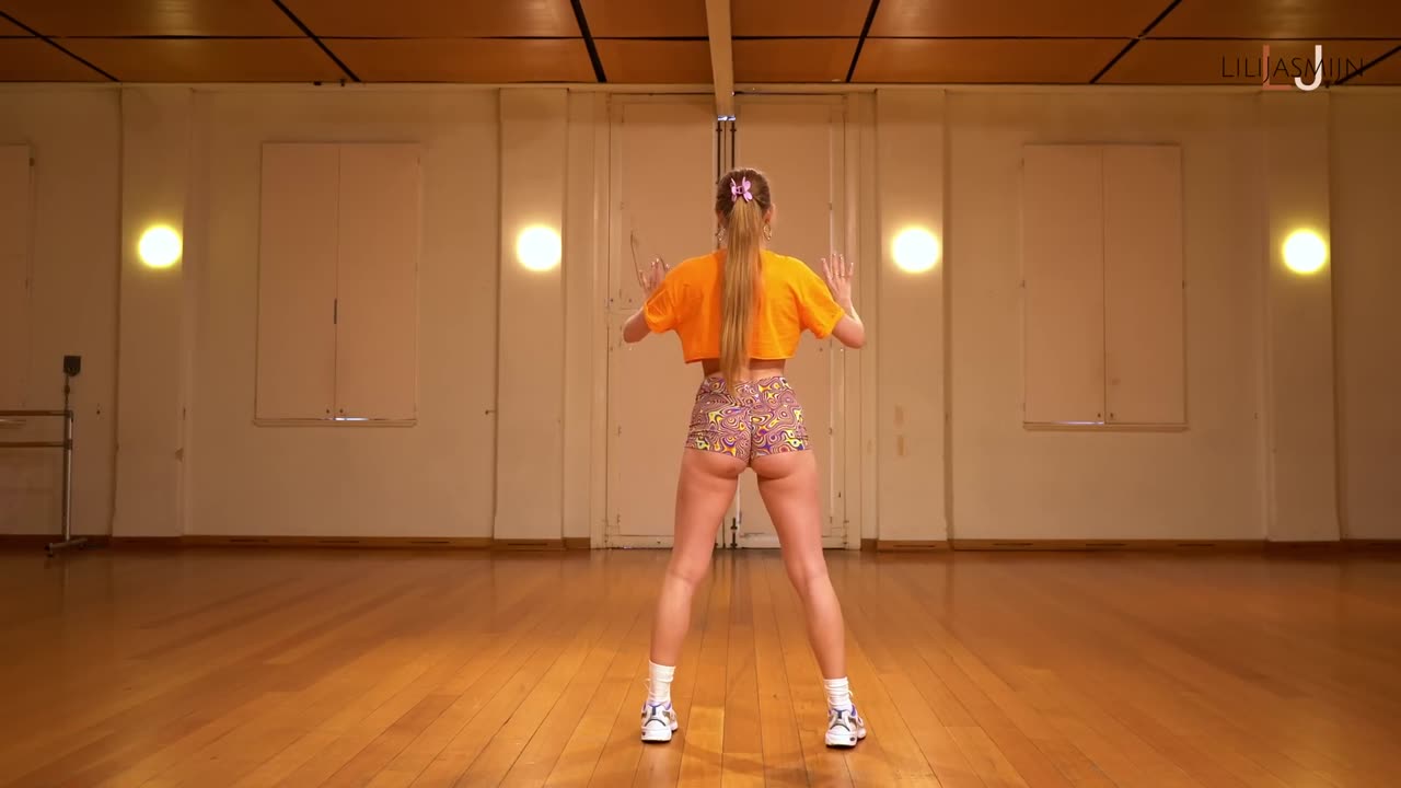 Quick TWERK TUTORIAL for beginners BOOTY JIGGLE