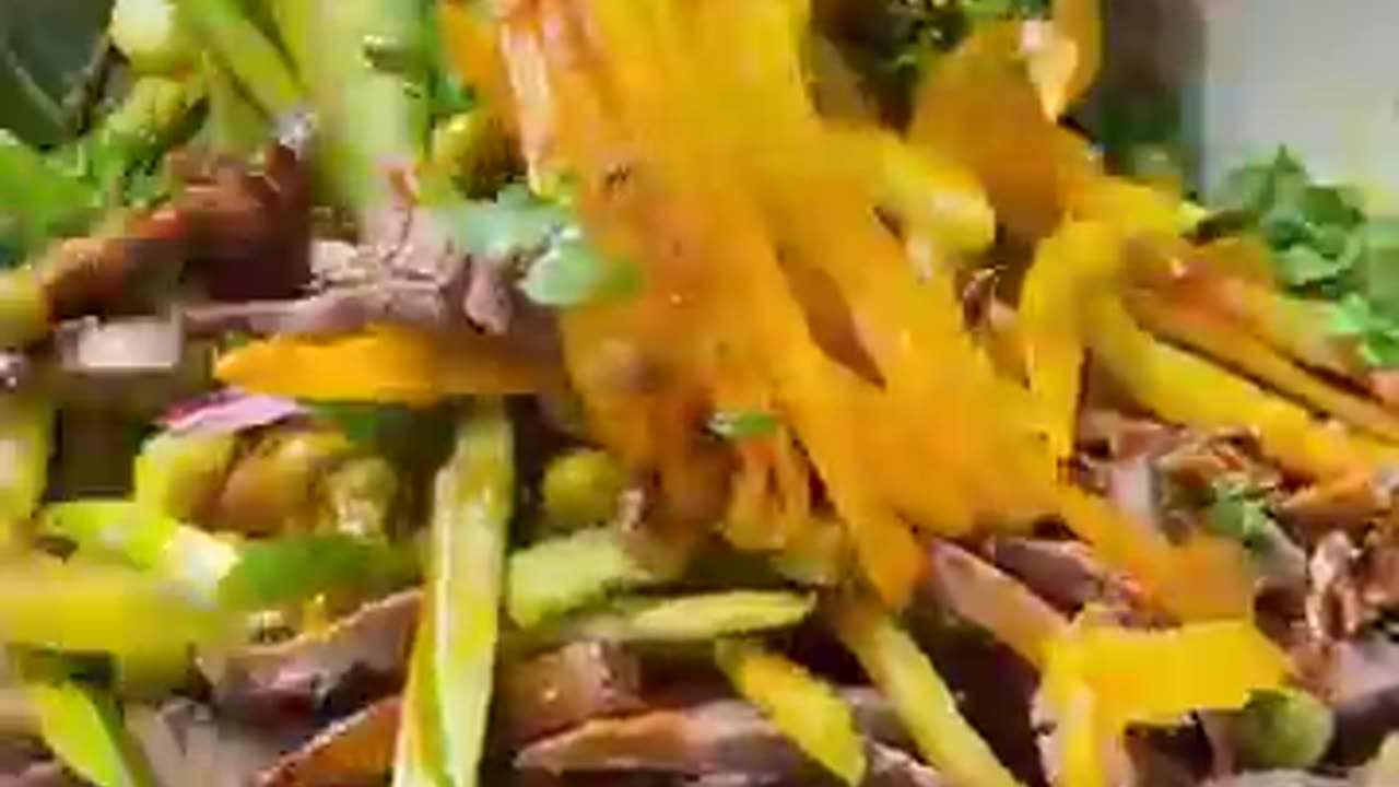 This Beef Salad Is So Delicious 😍 You Must Try It!#food #youtubeshorts #foodshorts #saladrecipe