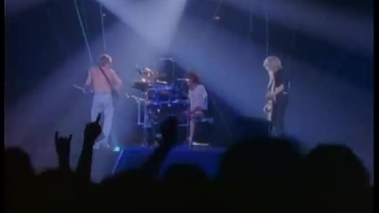 DEF LEPPARD - "Pour Some Sugar On Me"